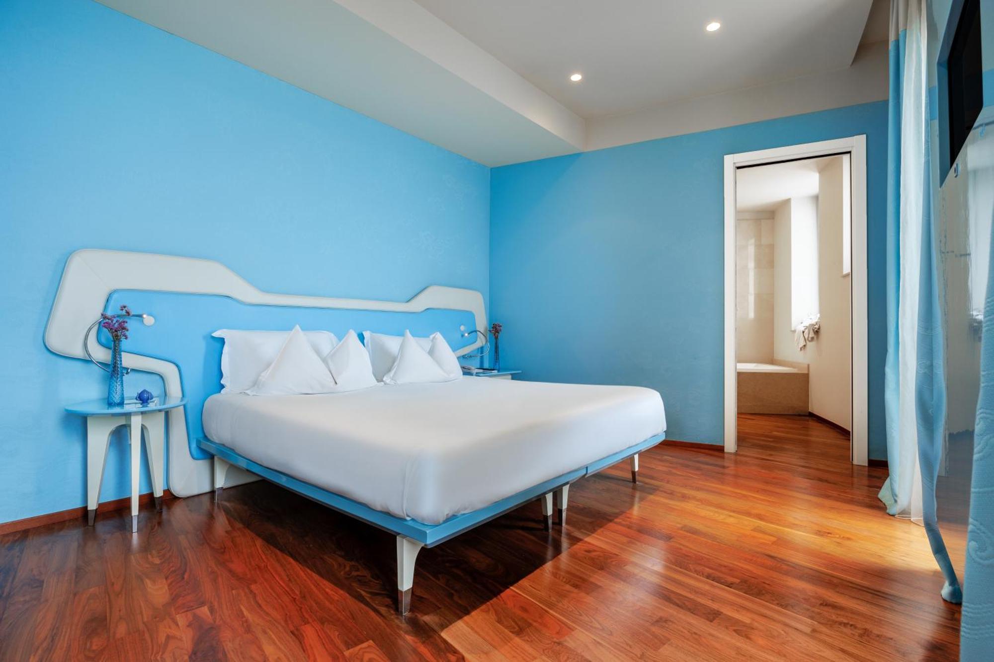 Jr Hotels Bari Grande Albergo Delle Nazioni Luaran gambar A room at the hotel