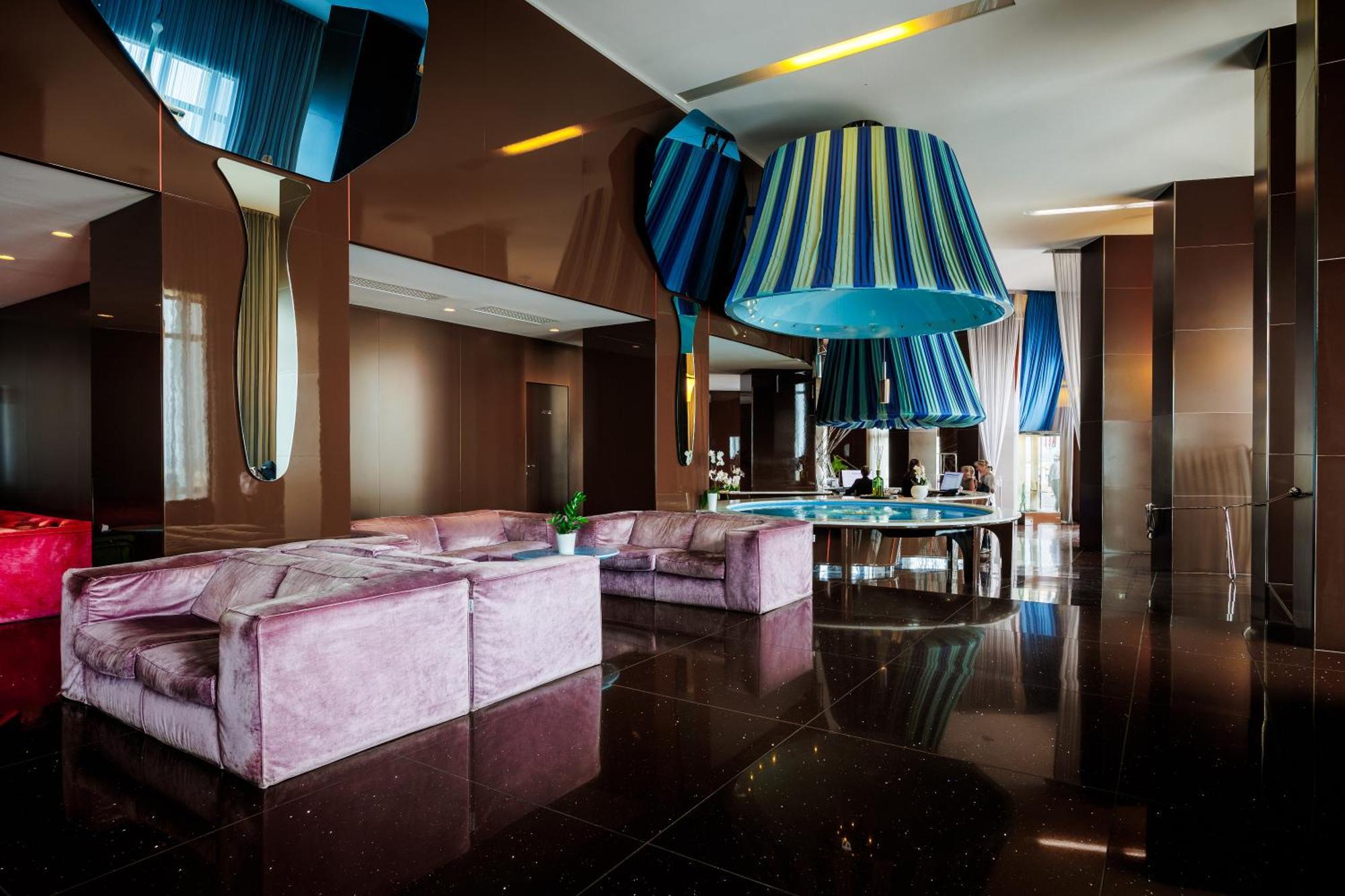 Jr Hotels Bari Grande Albergo Delle Nazioni Luaran gambar The interior of the hotel