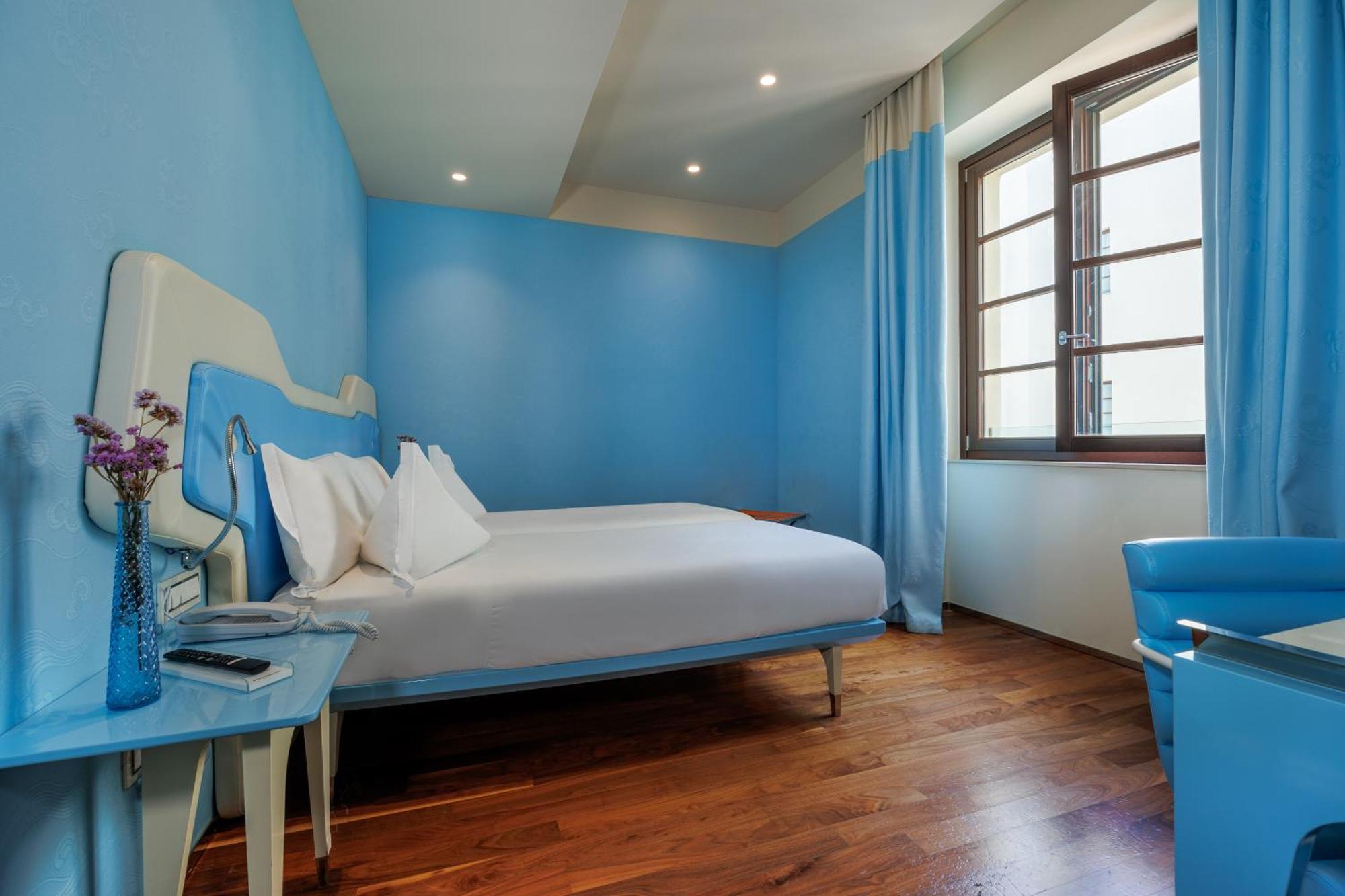 Jr Hotels Bari Grande Albergo Delle Nazioni Luaran gambar A room at the hotel